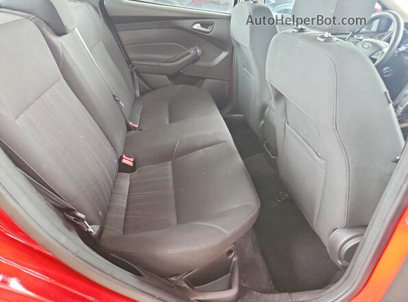 1FADP3F23GL284052 2016 FORD FOCUS Red Vista de los asientos traseros