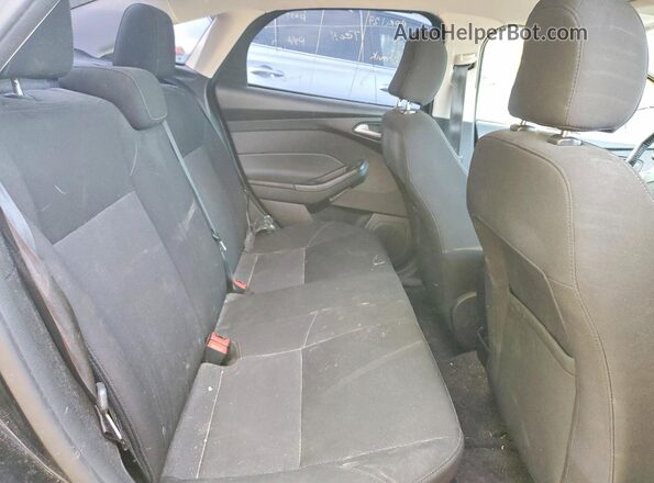 1FADP3F23HL265826 2017 FORD FOCUS Black Widok tylnych siedzeń