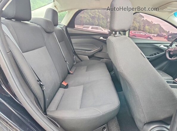 1FADP3F23JL272572 2018 FORD FOCUS Black 