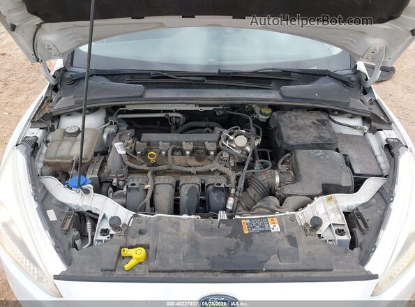 1FADP3F24GL346249 2016 FORD FOCUS White Rear view