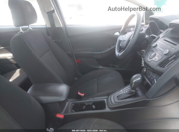1FADP3F24HL335544 2017 FORD FOCUS Silver Սալոնի դիմացի տեսք