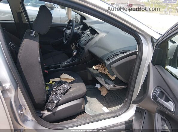 1FADP3F25HL315951 2017 FORD FOCUS Silver წინა სალონის ხედი