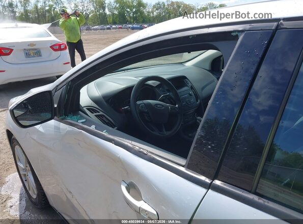 1FADP3F25JL235183 2018 FORD FOCUS Silver 