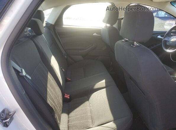 1FADP3F26GL373503 2016 FORD FOCUS Белый Вид задних сидений