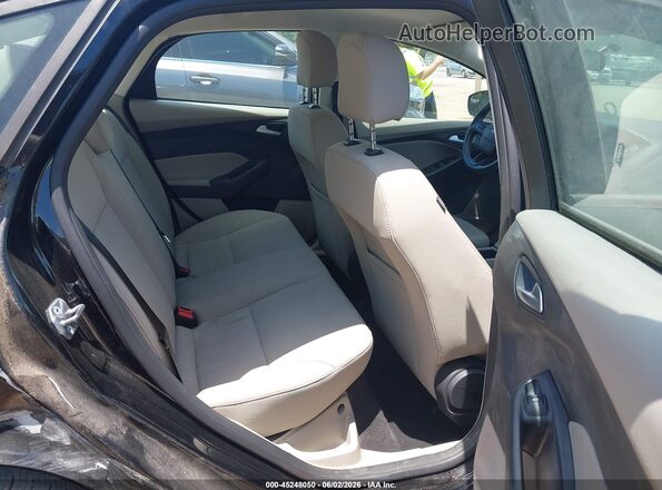 1FADP3F26HL305896 2017 FORD FOCUS Black 