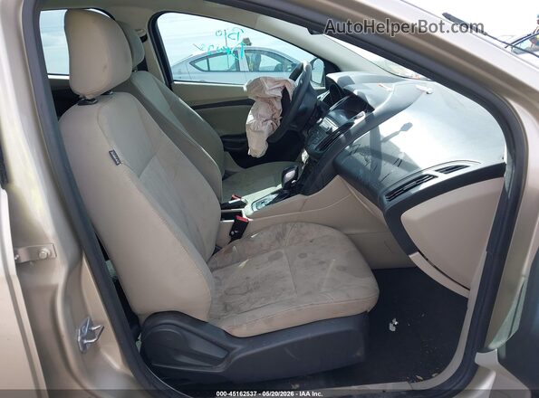 1FADP3F27JL217641 2018 FORD FOCUS Gold Вид салону спереду