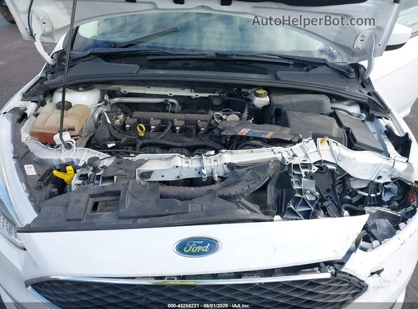 1FADP3F27JL269786 2018 FORD FOCUS White უკანა ხედი