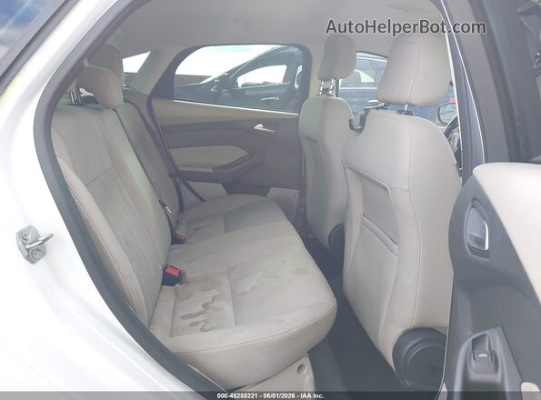 1FADP3F27JL269786 2018 FORD FOCUS White VIN კოდის სტიკერის ხედი