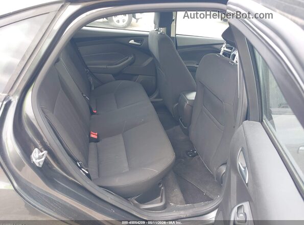 1FADP3F28HL320058 2017 FORD FOCUS Gray VIN կոդի պիտակի տեսք