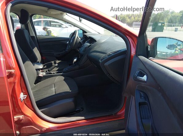 1FADP3F28JL285320 2018 FORD FOCUS Оранжевый Вид салона спереди
