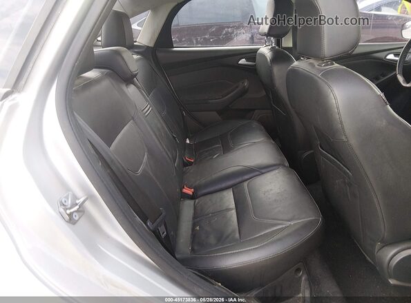 1FADP3F29GL332279 2016 FORD FOCUS Gray VIN կոդի պիտակի տեսք
