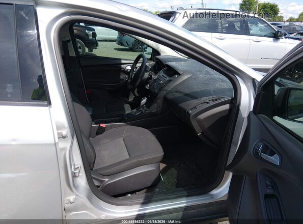 1FADP3F2XGL202902 2016 FORD FOCUS Silver Вид салону спереду