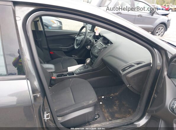 1FADP3F2XHL265323 2017 FORD FOCUS Серый Вид салона спереди