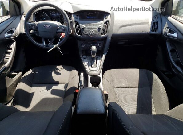 1FADP3FE5JL210181 2018 FORD FOCUS Silver Widok deski rozdzielczej