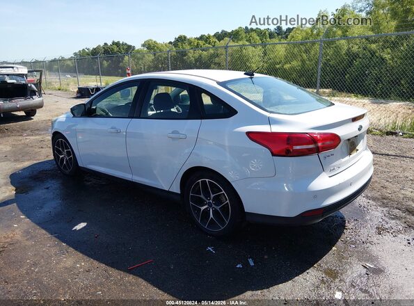 1FADP3H23HL208202 2017 FORD FOCUS Белый 