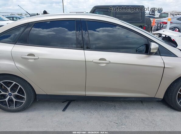 1FADP3H26JL220933 2018 FORD FOCUS Gold Widok wnętrza 360 stopni