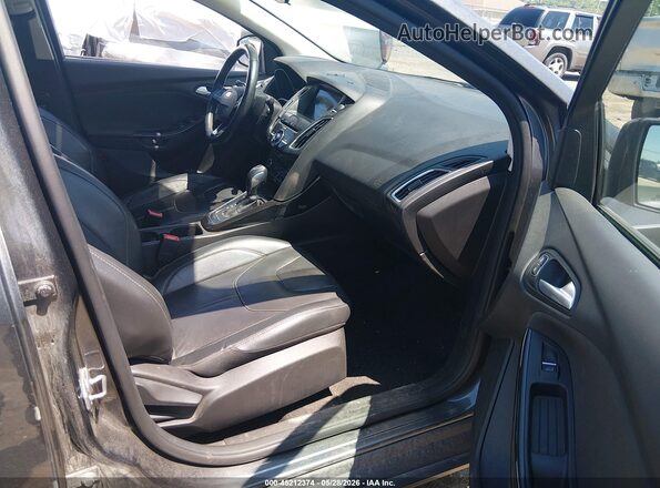 1FADP3J24HL340072 2017 FORD FOCUS Gray Vista interior delantera