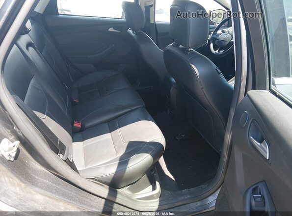 1FADP3J24HL340072 2017 FORD FOCUS Gray Vista de la etiqueta del VIN