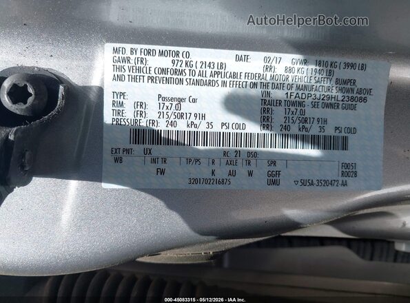1FADP3J29HL238086 2017 FORD FOCUS Silver Vista del compartimento del motor