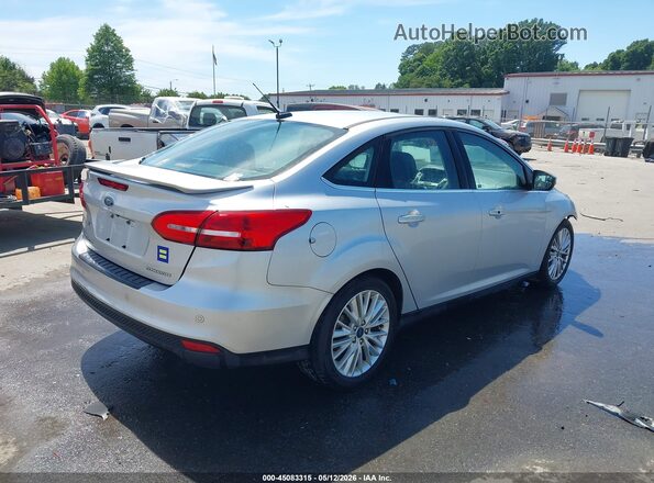 1FADP3J29HL238086 2017 FORD FOCUS Silver Trasero derecho