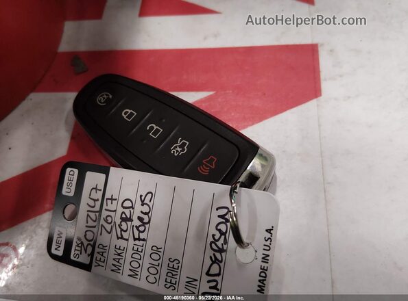 1FADP3J29HL325602 2017 FORD FOCUS Burgundy Вид панелі приладів