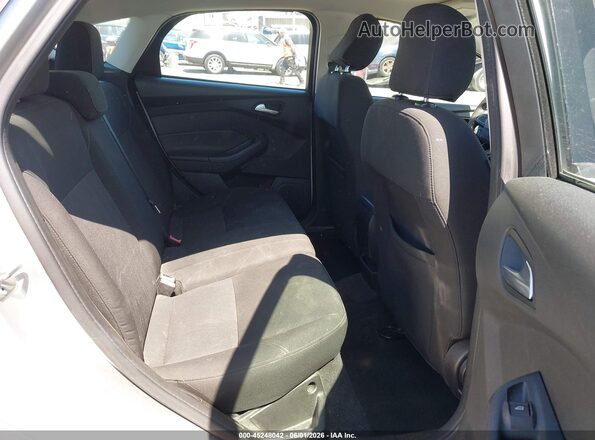 1FADP3K20HL223751 2017 FORD FOCUS Silver VIN კოდის სტიკერის ხედი