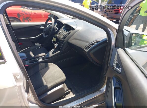 1FADP3K21GL269121 2016 FORD FOCUS Silver 