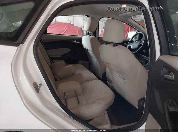 1FADP3K22GL270701 2016 FORD FOCUS White VIN sticker view