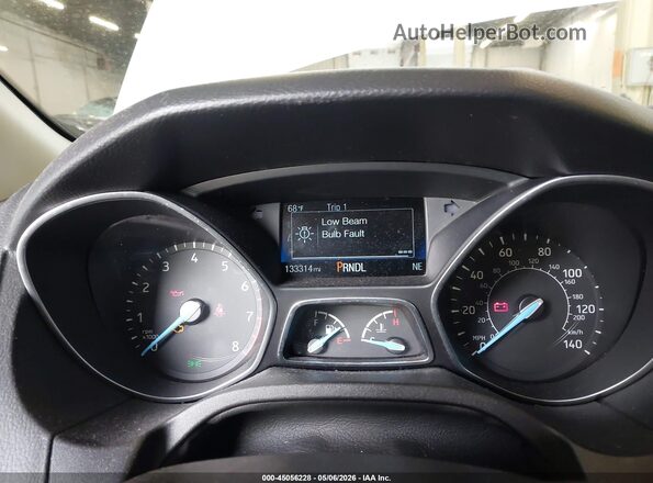 1FADP3K22GL270701 2016 FORD FOCUS White Rear seats view