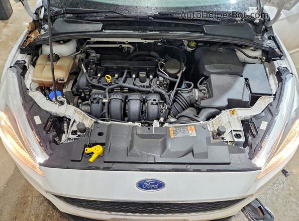 1FADP3K25GL213554 2016 FORD FOCUS White Widok wnętrza z tyłu