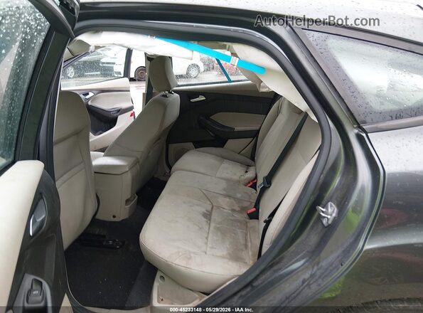 1FADP3K25HL249780 2017 FORD FOCUS Gray Widok naklejki z numerem VIN