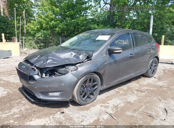 1FADP3K26GL299053 2016 FORD FOCUS Серый Вид спереди