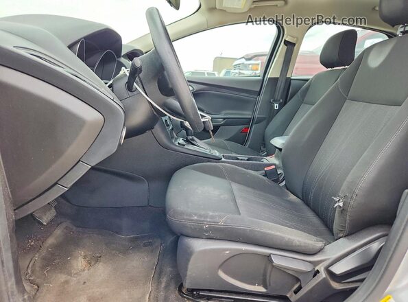 1FADP3K28JL212647 2018 FORD FOCUS Серебряный 