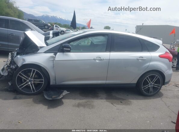 1FADP3K2XJL252695 2018 FORD FOCUS Silver 