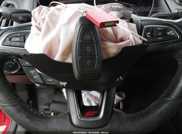 1FADP3L92HL233953 2017 FORD FOCUS ST Красный Вид панели приборов