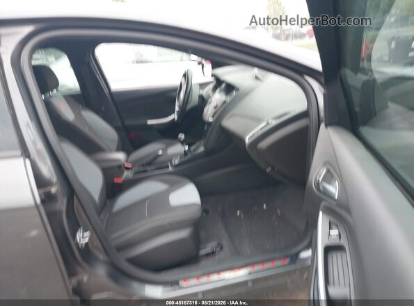 1FADP3L92JL276260 2018 FORD FOCUS ST Серый Вид салона спереди