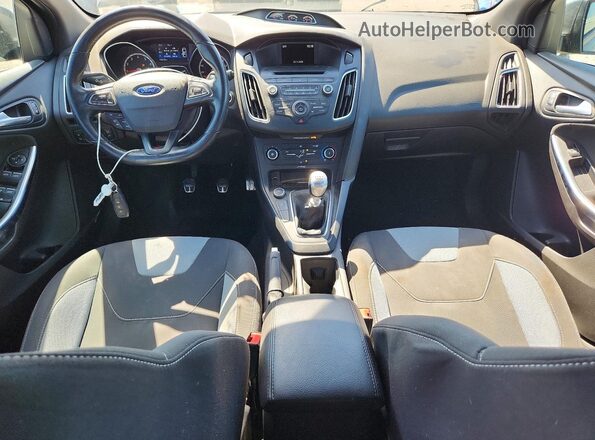 1FADP3L98GL262663 2016 FORD FOCUS Gray Widok deski rozdzielczej