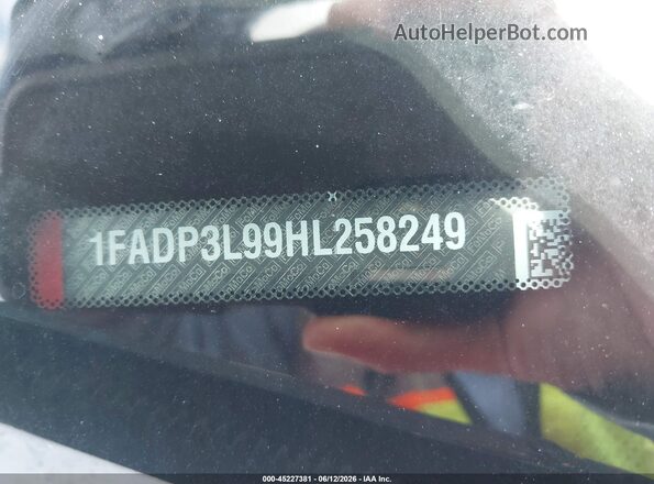 1FADP3L99HL258249 2017 FORD FOCUS ST Red ძრავის განყოფილების ხედი