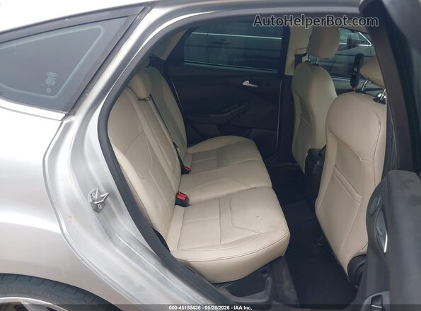 1FADP3N22HL287656 2017 FORD FOCUS Silver VIN კოდის სტიკერის ხედი