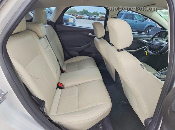 1FADP3N23GL332697 2016 FORD FOCUS White 