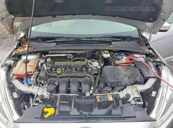 1FADP3N27JL271877 2018 FORD FOCUS Silver 