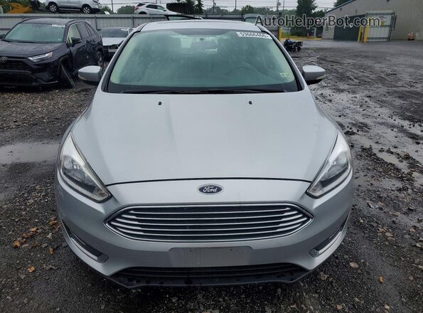 1FADP3N27JL271877 2018 FORD FOCUS Silver 