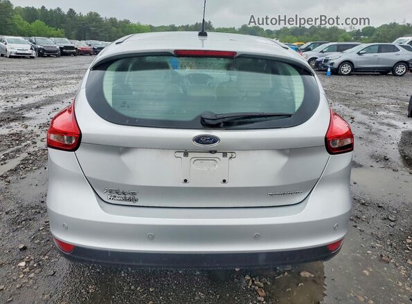 1FADP3N27JL271877 2018 FORD FOCUS Silver 