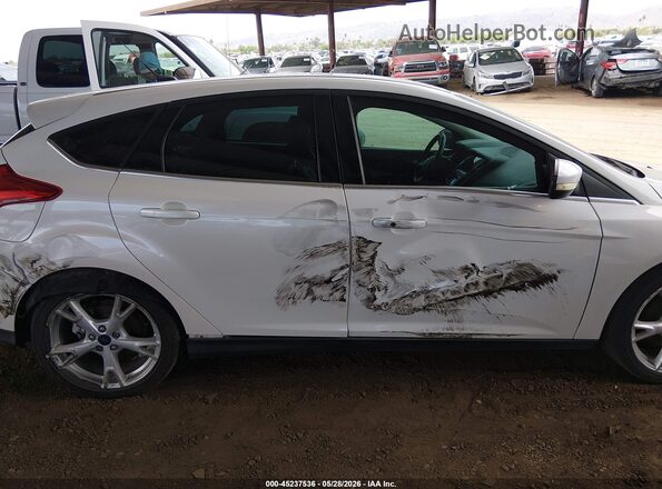 1FADP3N28GL259990 2016 FORD FOCUS White Vista interior trasera