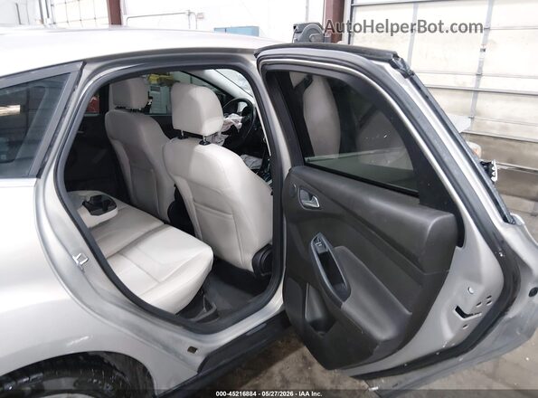 1FADP3N28GL321470 2016 FORD FOCUS Золотой 