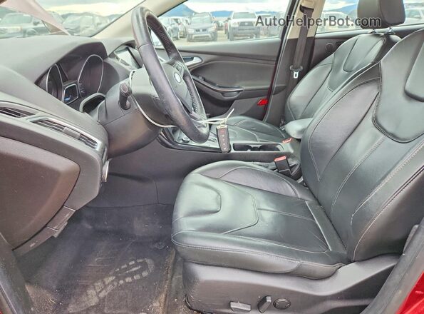 1FADP3N2XHL264870 2017 FORD FOCUS Red Вид салону спереду
