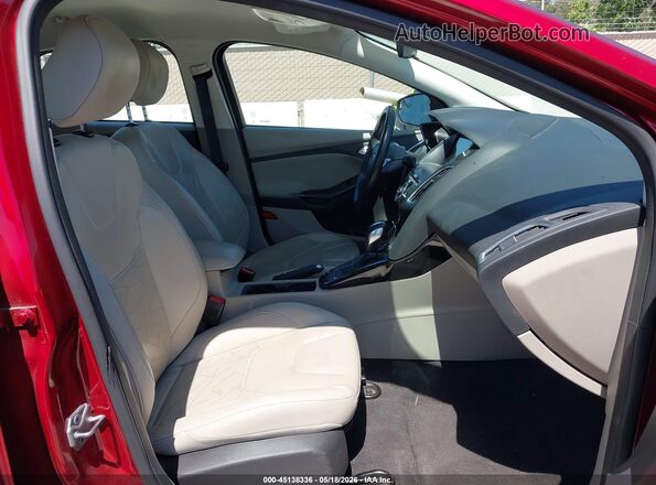 1FADP3R42HL263787 2017 FORD FOCUS ELECTRIC Красный Вид салона спереди