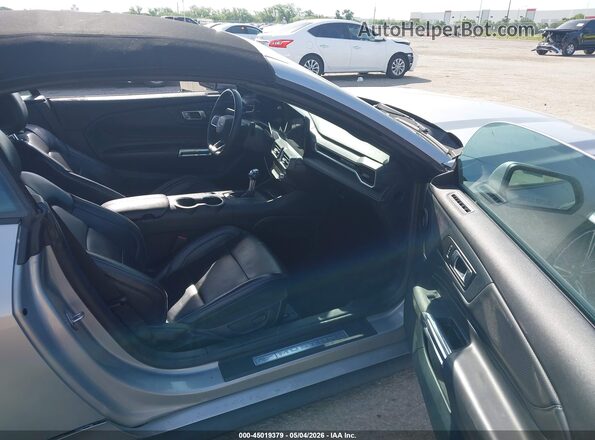 1FAGP8UH7R5113121 2024 FORD MUSTANG Silver Front interior view