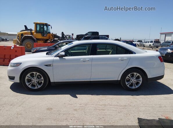 1FAHP2H80GG122756 2016 FORD TAURUS Белый 