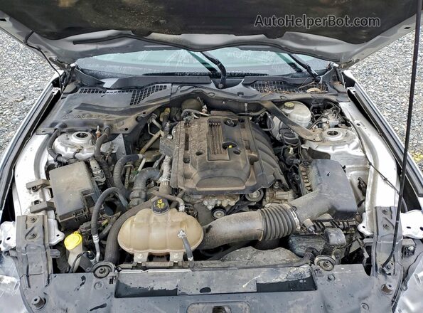 1FATP8UH1J5155092 2018 FORD MUSTANG Серебряный Вид задней части салона